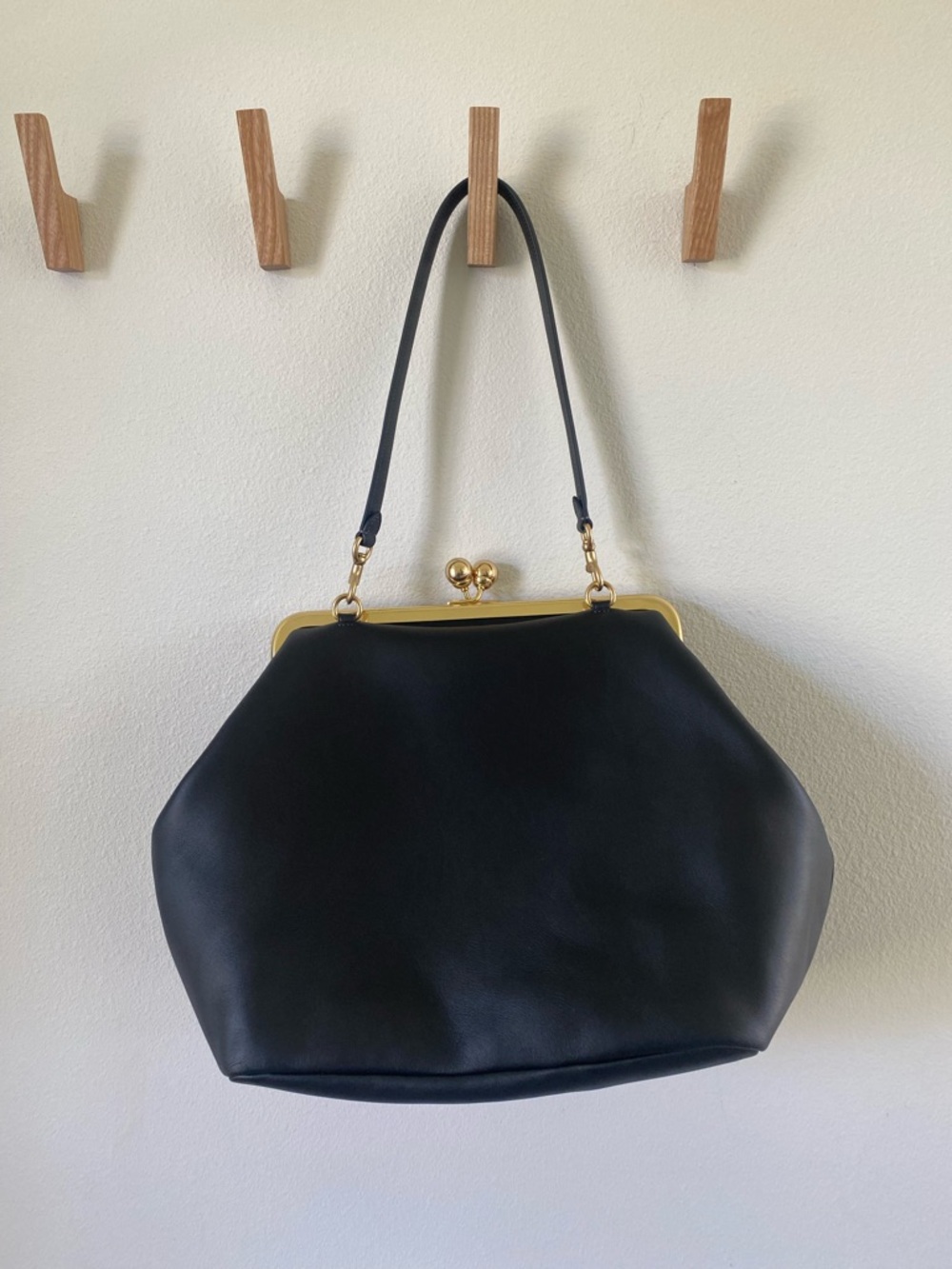 Coach The Kisslock Frame Bag Limited Re-Edition 1969 Large Black Brass - Picture 8 of 15